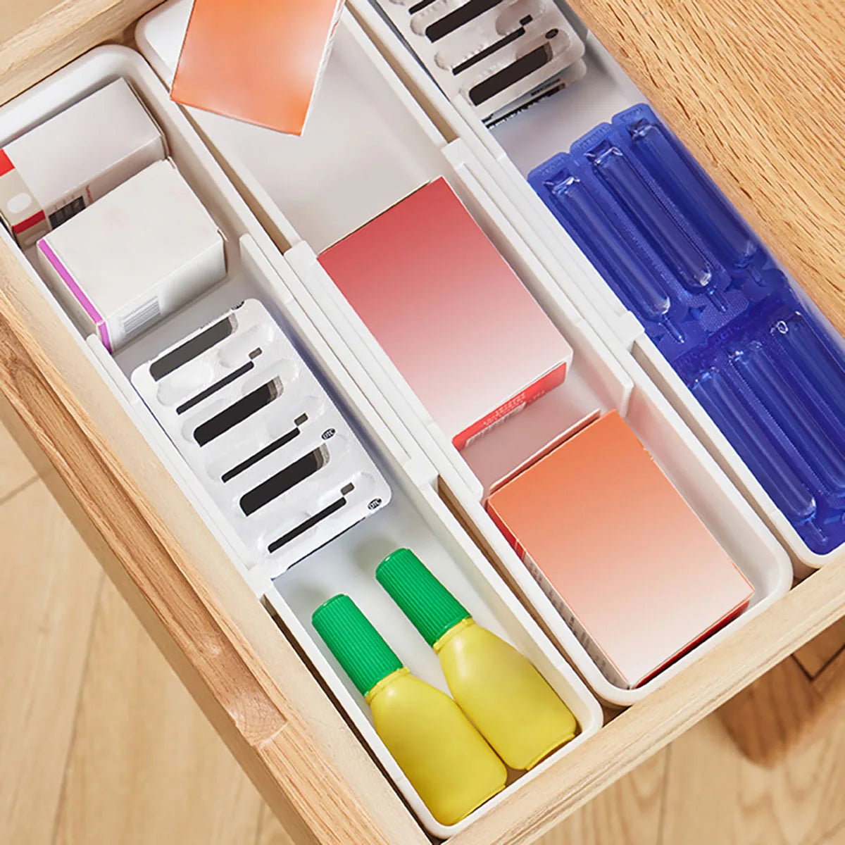 Expandable Cutlery Drawer Organizer - Adjustable Plastic Flatware Tray for Spoons, Forks & Knives, Kitchen Drawer, Everstock
